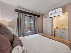 Basic Villa, Balcony, Pool View | Free WiFi - Sea Crest Surf & Racquet Club (Hilton Head Island)