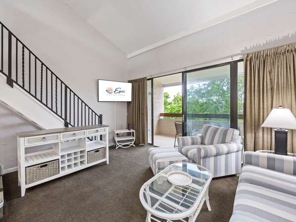 Classic Villa, Balcony, Resort View | Living area - Sea Crest Surf & Racquet Club (Hilton Head Island)