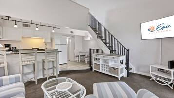 Classic Villa, Balcony, Resort View | Living area