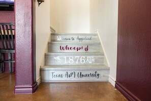 Interior - The Howdy Hangout near Texas A&M and Kyle Field (College Station)