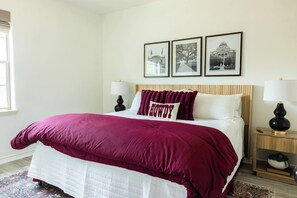 6 bedrooms, iron/ironing board, WiFi, bed sheets