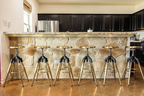 Fridge, microwave, oven, stovetop - The Howdy Hangout near Texas A&M and Kyle Field (College Station)