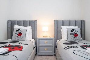 3 habitaciones, tabla de planchar con plancha, wifi y ropa de cama 