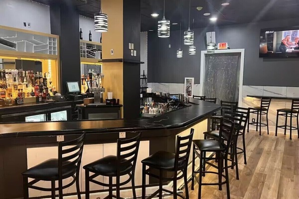 On-Site | Apples - Mexican Italian Restaurant and Bar