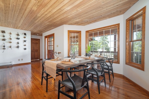 Reverie Ranch @ Gold Mountain 136 Acre w/ Lakeview, Sauna, & Nat'l Forest Access