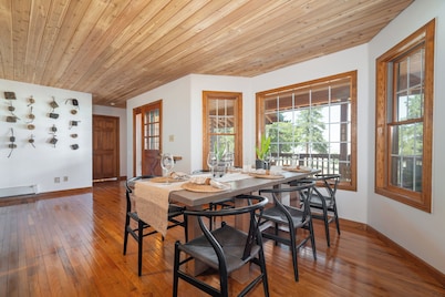 Reverie Ranch @ Gold Mountain 136 Acre w/ Lakeview, Sauna, & Nat'l Forest Access