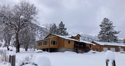 Reverie Ranch @ Gold Mountain 136 Acre w/ Lakeview, Sauna, & Nat'l Forest Access