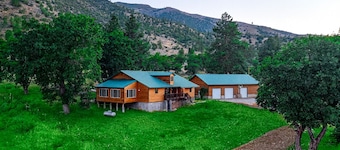 Reverie Ranch @ Gold Mountain 136 Acre w/ Lakeview & Nat'l Forest Access, Remote