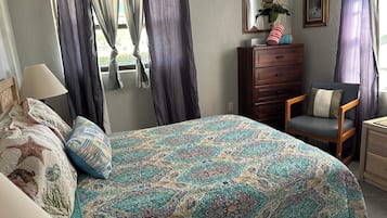 家庭公寓, 花園景 | 高級寢具、特厚豪華床墊、獨特設計、手提電腦工作空間