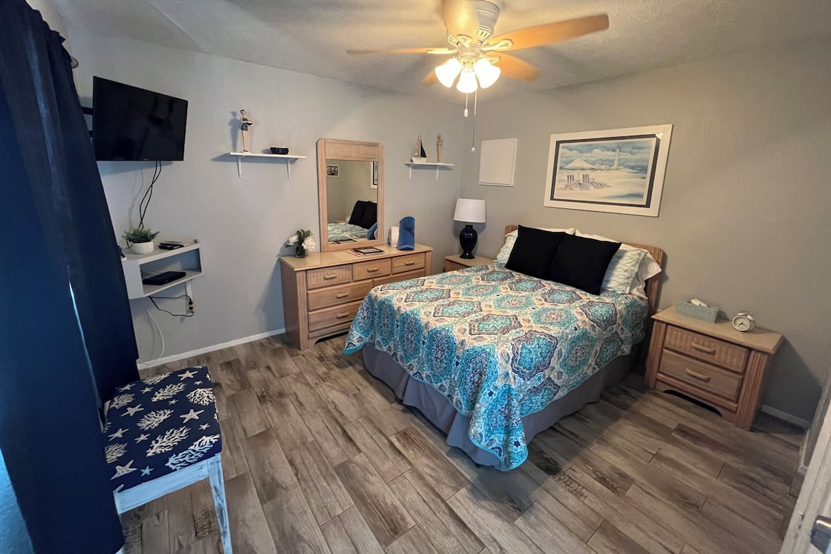Suite estudio clásica, vistas al patio | Tabla de planchar con plancha y wifi gratis