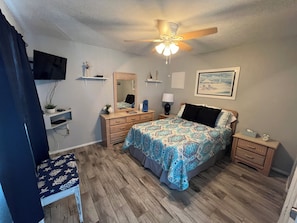 Studiosvit Classic - utsikt mot innergÄrden | SÀngtillbehör av högsta kvalitet och bÀddmadrasser