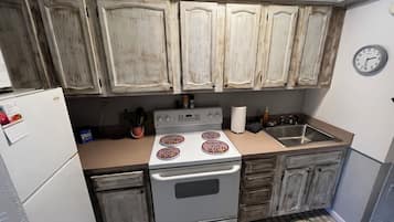 Appartement Familial, vue cour intérieure | Cuisine privée