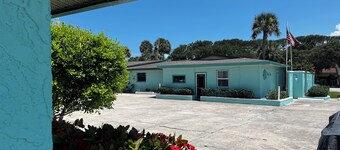 Surfside Suites