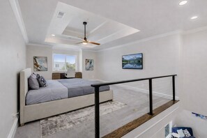 3 bedrooms, iron/ironing board, free WiFi, bed sheets - Best Area of Dallas - Luxury Oak Lawn Oasis, Game Room, Parking, Balcony (Dallas)