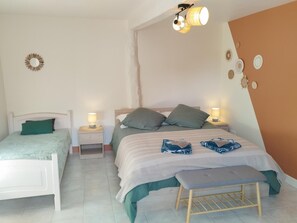 2 Schlafzimmer, Reisekinderbett, kostenloses WLAN
