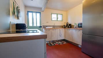 Microwave, highchair