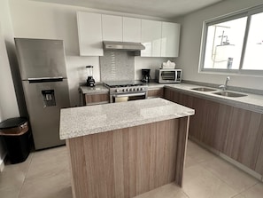 Microwave, oven, cookware/dishes/utensils