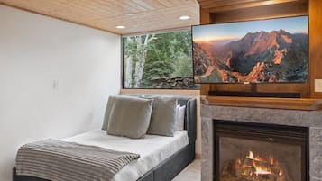 1 habitación, tabla de planchar con plancha, wifi gratis y ropa de cama