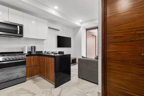 Fridge, microwave, oven, stovetop