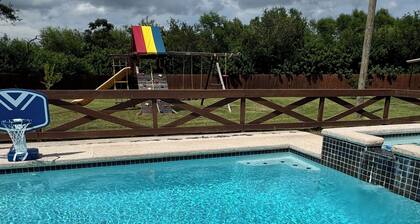 Country Nook farmhouse in San Benito