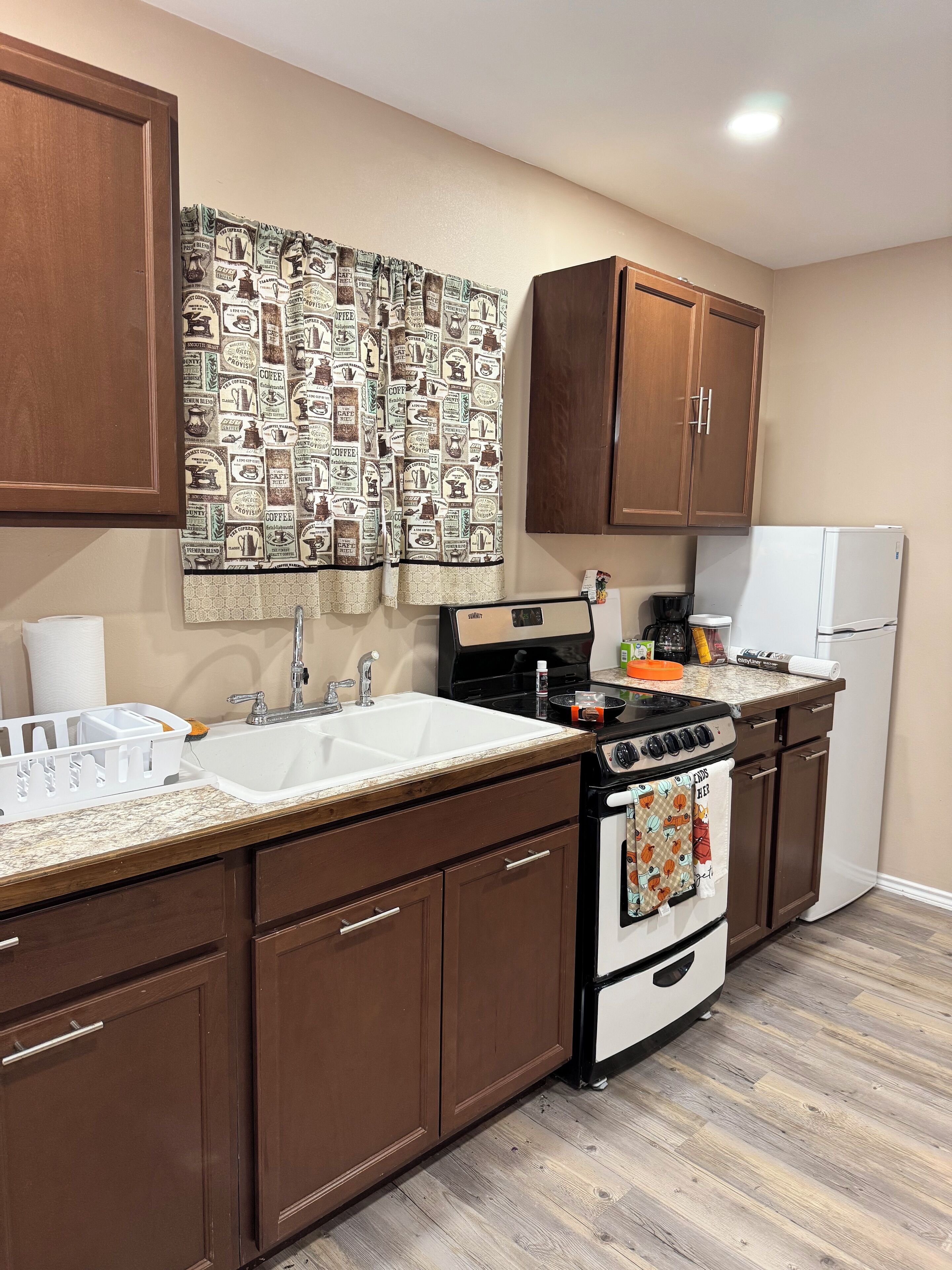 Micro-ondes, four, plaque de cuisson