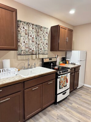 Micro-ondes, four, plaque de cuisson