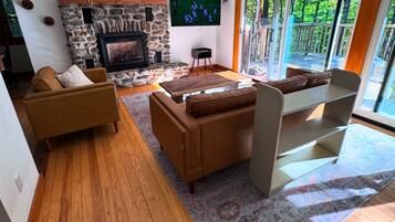 Télévision, cheminée