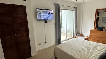 House, Balcony, Courtyard View | Soundproofing, free WiFi, wheelchair access