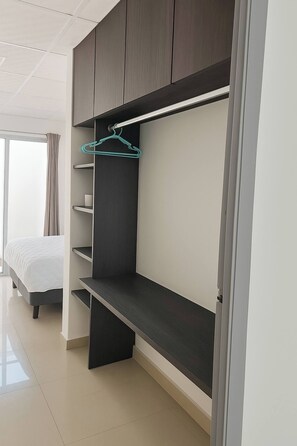 1 habitación, tabla de planchar con plancha, wifi y ropa de cama 