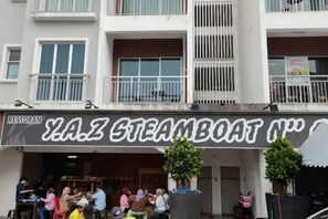 Unclassified image, 3 of 29, button - Golden Sweet Home @ CH Golden Hills (Night Market) - 2 Storey Terrace House (Brinchang)