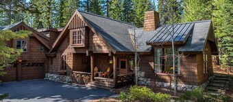 The Lodge at Lahonton , Spacious 5-bedroom Luxury in tranquil setting
