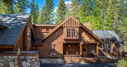 The Lodge at Lahonton. Spacious, Luxurious, and Tranquil 5-bedroom. Pet-friendly