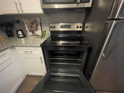 Charming apartment with AC, laundry and fitness equipment in wonderful Houston