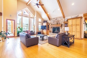 House (6 Bedrooms) | Exterior - 213 County Road 1041 (Frisco)