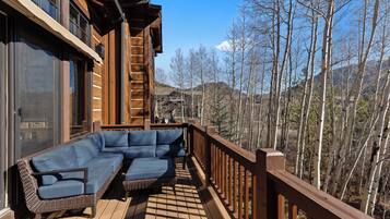 Studio (4 Bedrooms) | Property amenity