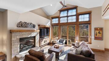 Villa (3 Bedrooms) | Depan hartanah