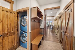 Apartment (2 Bedrooms) | Exterior