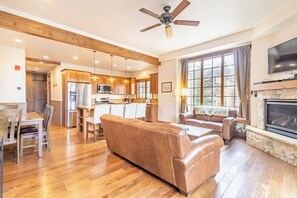 Apartment (2 Bedrooms) | Front of property