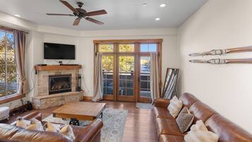 Apartment (2 Bedrooms) | Front of property