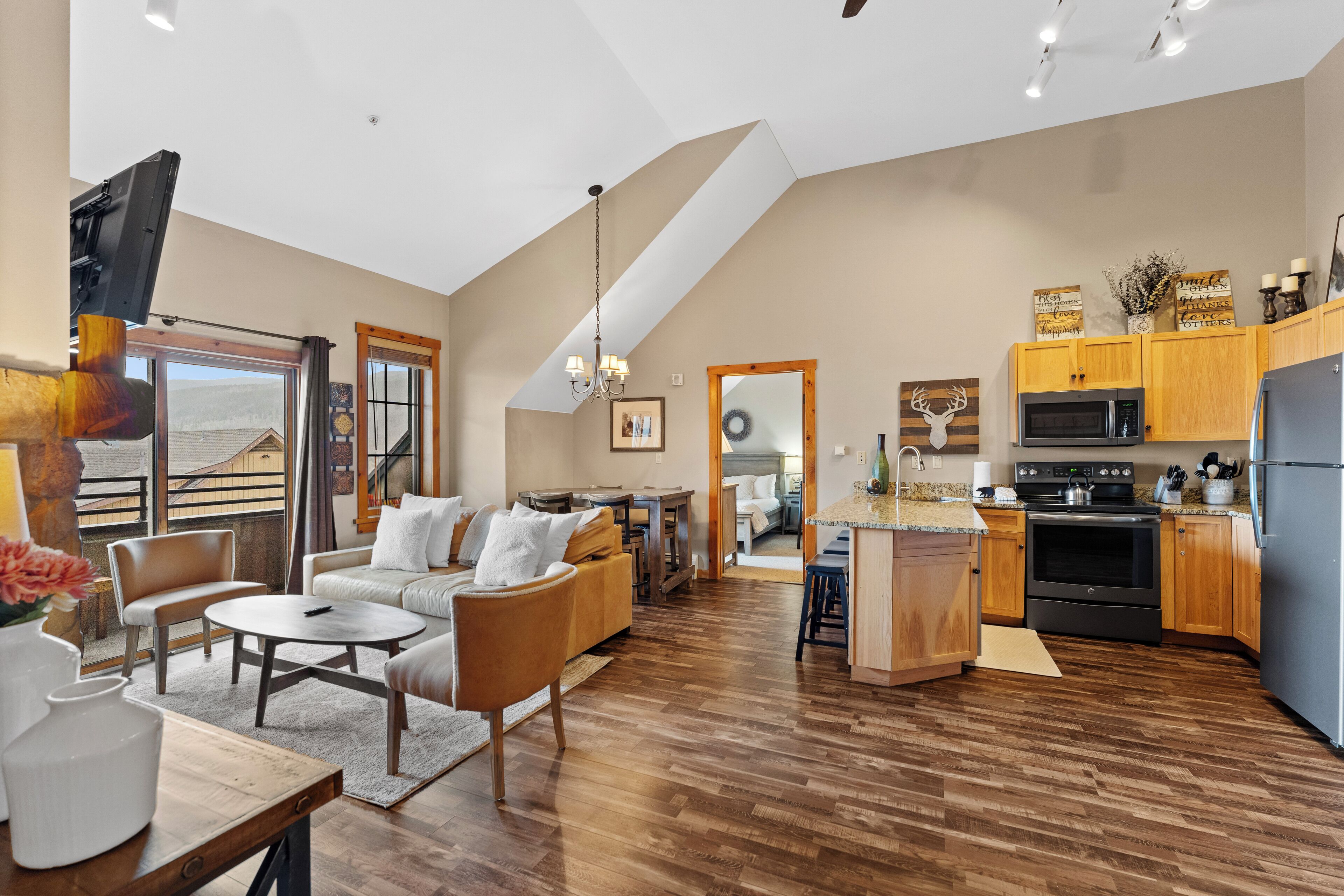 อพาร์ทเมนท์ (2 Bedrooms) | ด้านหน้าที่พัก