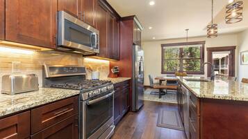 Villa (4 Bedrooms) | Exterior