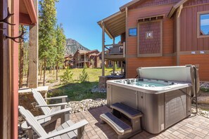 Villa (4 Bedrooms) | Exterior