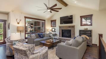 Villa (4 Bedrooms) | Front of property