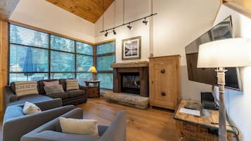 Villa (2 Bedrooms) | Front of property
