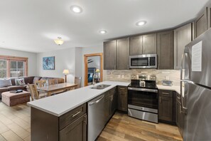 Exterior - Expedition Station #8599 (Keystone)