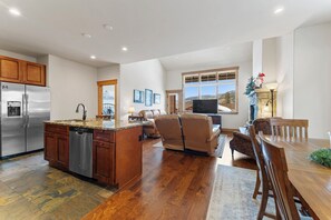 Exterior - Alders #39 (Keystone)