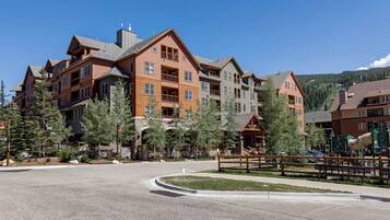 Apartment (2 Bedrooms) | Exterior