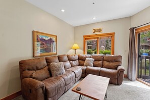 Exterior - Expedition Station #8553 (Keystone)