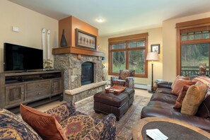 Front of property - Lone Eagle #3020 (Keystone)