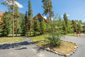 Exterior - Trapper's Crossing #8772 : 2 (Keystone)